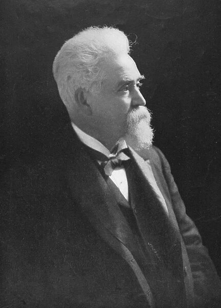 SIR HIRAM STEVENS MAXIM (1840-1916). American (naturalized British) inventor