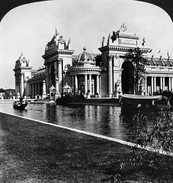 ST. LOUIS WORLDs FAIR, 1904. The Palace of Liberal Arts as seen from across the