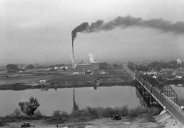 SUGAR BEET FACTORY, 1939. The Amalgamated Sugar Company along the Snake River in Malheur County