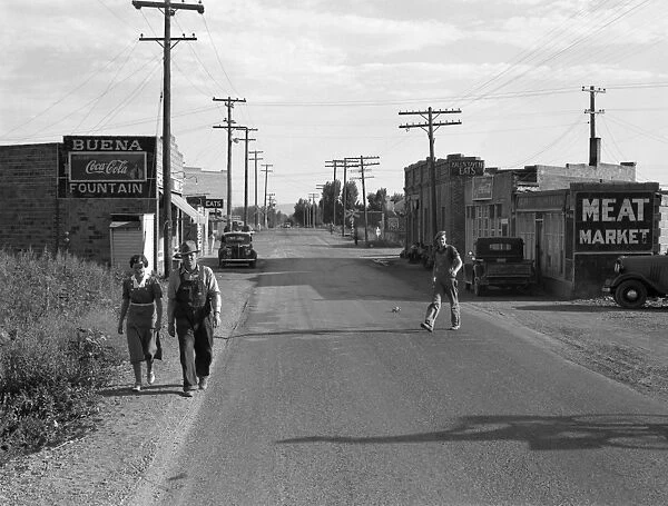 WASHINGTON: BUENA, 1939. Farmers in the town of Buena in Yakima Valley, Washington State