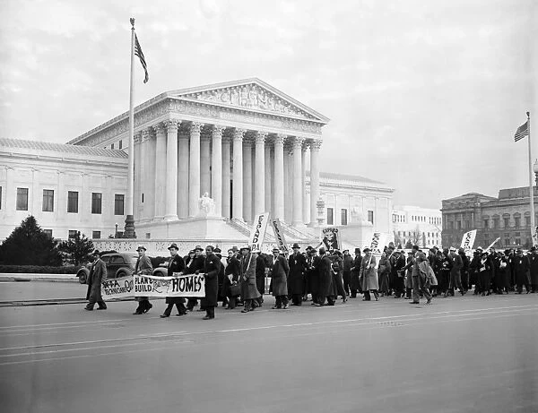 WASHINGTON D. C. : WPA MARCH. Demonstrators outside the U