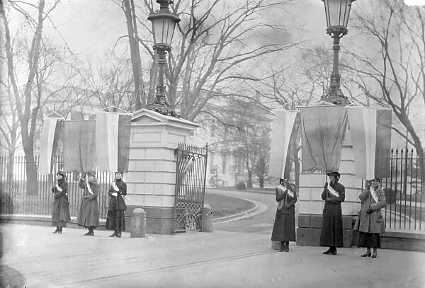 WHITE HOUSE: SUFFRAGETTES. Suffragette picketers outside the White House in Washington, D