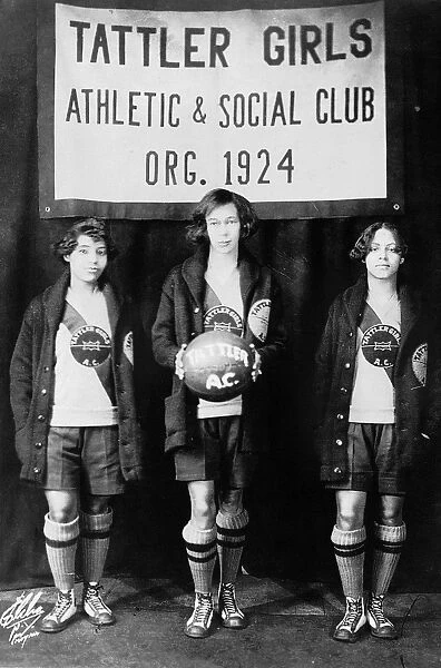 Women basketball players of Harlem, New York. Photographed by Eddie Elcha, 1924