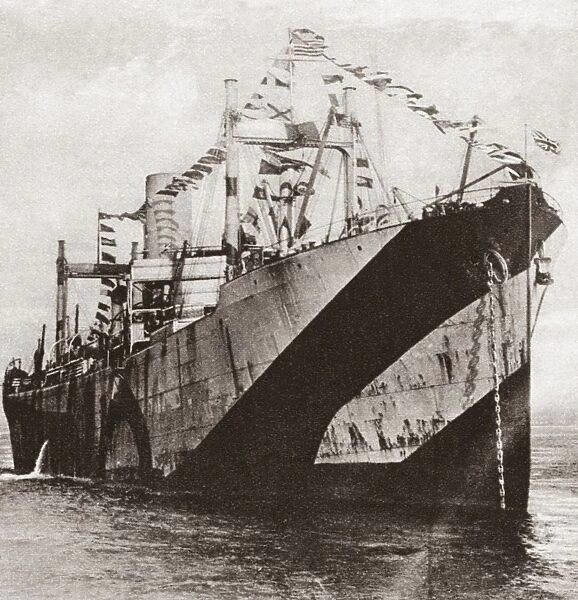 WORLD WAR I: CAMOUFLAGE. A British ship with unusual painted markings to confuse
