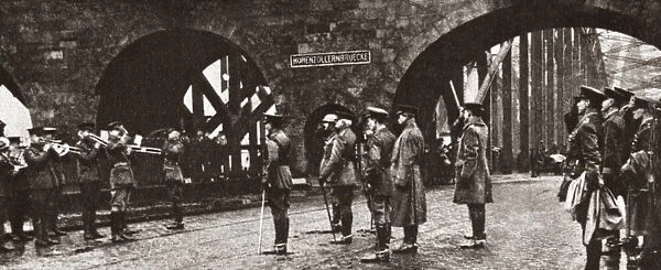 WORLD WAR I: COLOGNE. General Plumer reviewing his troops as they pass on the Hohenzollern