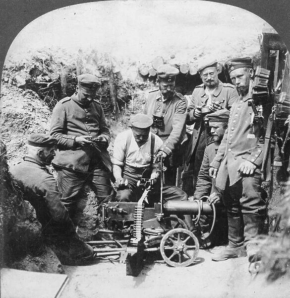 WORLD WAR I: MACHINE GUN. Russian machine gun during World War I