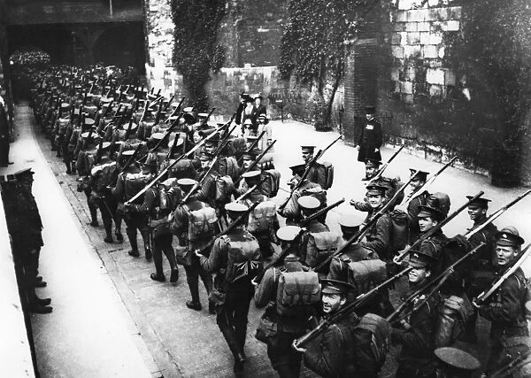 WORLD WAR I: SCOTTISH GUARD. Scottish guardsmen marching out of the depot at the Tower of London