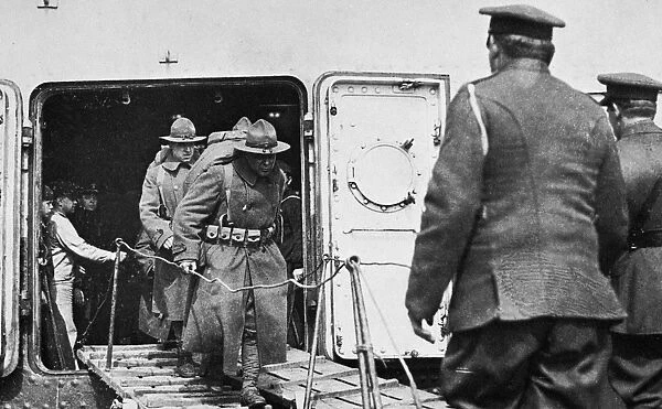 WWI: AMERICAN TROOPS. 304th Field Artillery disembarking from the U. S. S. Leviathan in Brest