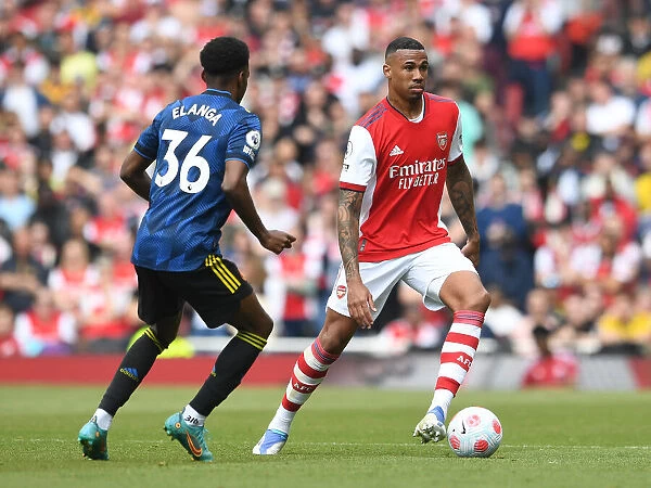 Arsenal's Martinelli Faces Off Against Manchester United in Premier League Showdown