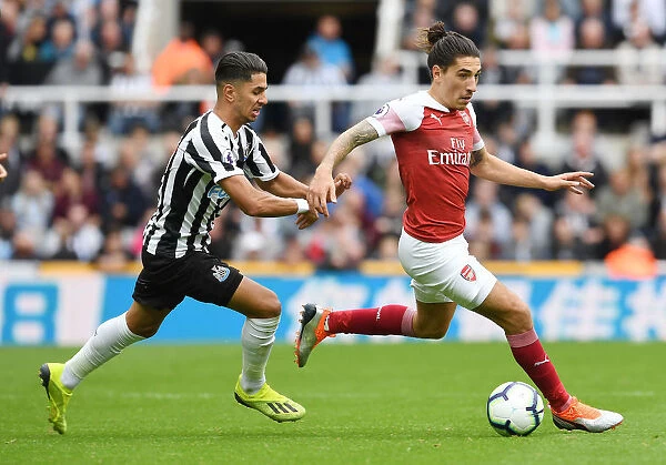 Bellerin vs Perez: A Footballing Battle in the Premier League Clash between Arsenal and Newcastle United
