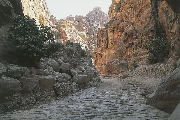 Jordan, Petra, Siq (As-Siq), main entrance to Petra, natural geological deep split formerly waterway