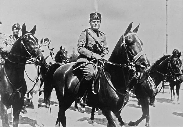 Album 'Duce': Benito Mussolini on horseback with his entourage in Rome (b  /  w photo)