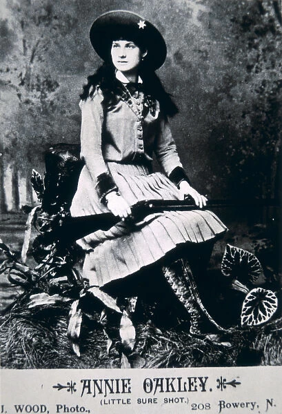 Annie Oakley (1860-1926) (b  /  w photo)