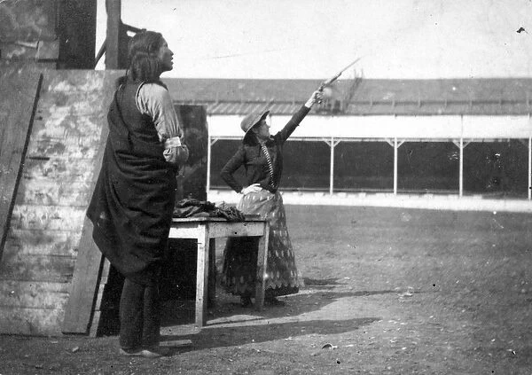 Annie Oakley, 1892 (b  /  w photo)