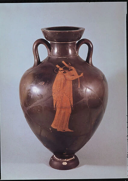 Attic red figure amphora depicting a musician playing a lyre (ceramic)