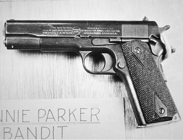 Bonnie Parkers (1910-34) pistol, 1934 (b  /  w photo)