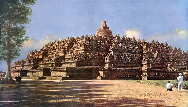 Boro Budur, Javas mammoth Buddist Shrine - one of the Worlds Architectural Marvels (colour photo)