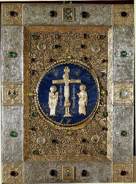 Byzantine art: cover of an evangelical decorated with gold leaves repels with filigree