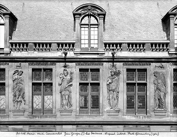 Cour d Honneur of the Hotel Carnavalet, facade, Paris, 1930 (b  /  w photo)