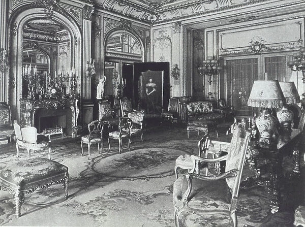 Drawing room in the Astor family house, Fifth Avenue, New York, 1890 (b  /  w photo)