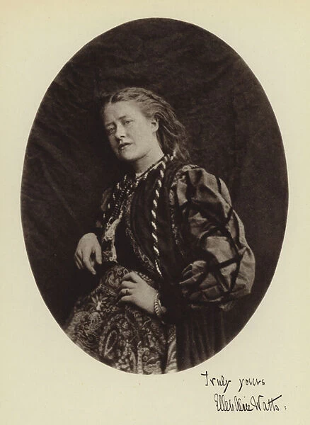 Ellen Terry at the age of eighteen (b  /  w photo)