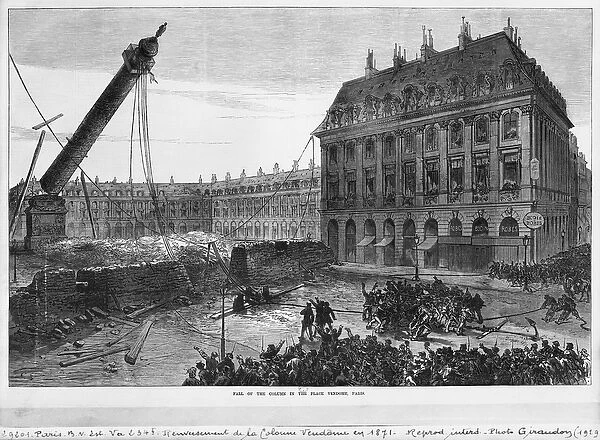 Fall of the column in the Place Vendome, Paris, 1871 (engraving) (b  /  w photo)