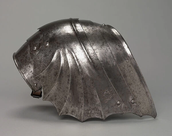 Gothic fan-shaped pauldron, c. 1485-1500 (steel)
