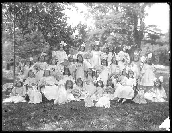 Group portrait of unidentified little girls, probably the Roman Catholic Orphan Asylum