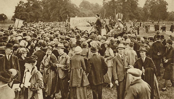 Hyde Park, Londons great auditorium for free speech: an anti-war meeting (b  /  w photo)