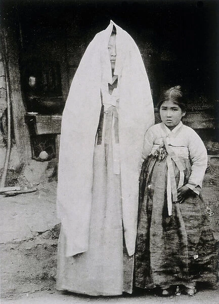 Korean woman and young girl, 19th century