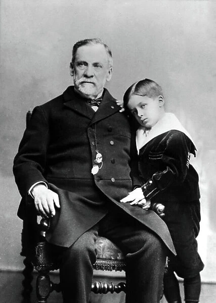 Louis Pasteur (1822-1895) and his grandson in 1892 (b / w photo)