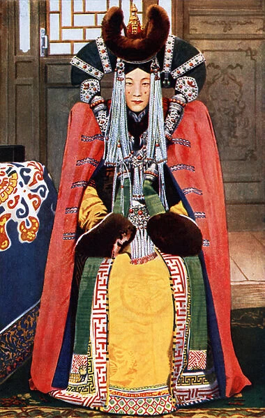 Mongolia: Elegant lady of high degree (colour photo)