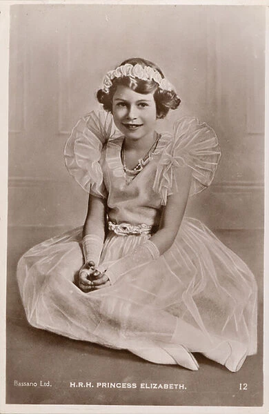Queen Elizabeth II as a young girl (b  /  w photo)