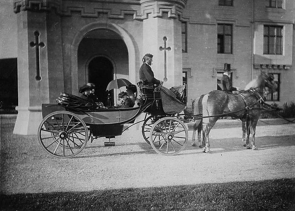 The Queens carriage, Balmoral (b  /  w photo)