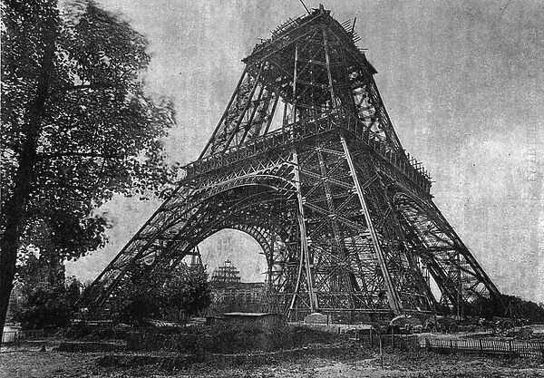 State of the Eiffel Tower in July 1888 in 'the newspaper of the Youth '