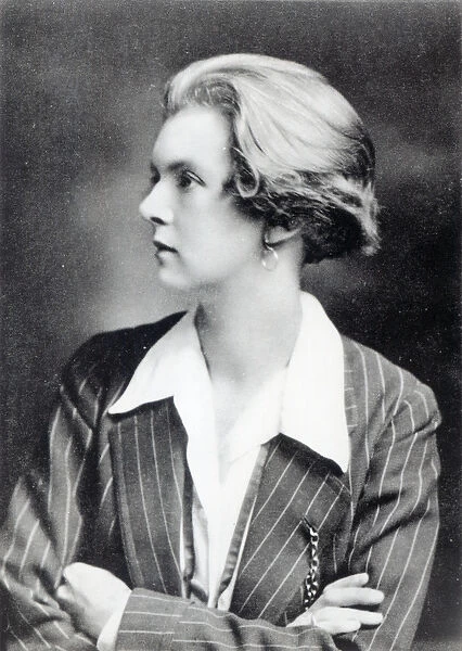 Una Vincenzo, Lady Troubridge, c. 1915 (b  /  w photo)