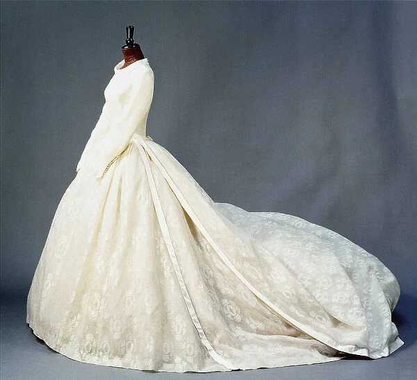 Wedding dress of Katharine Worsley, Duchess of Kent, 1961
