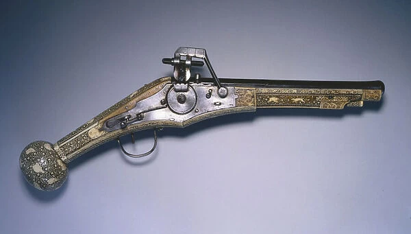 Wheel-lock hunting pistol, 1578 (steel, walnut & stag horn)