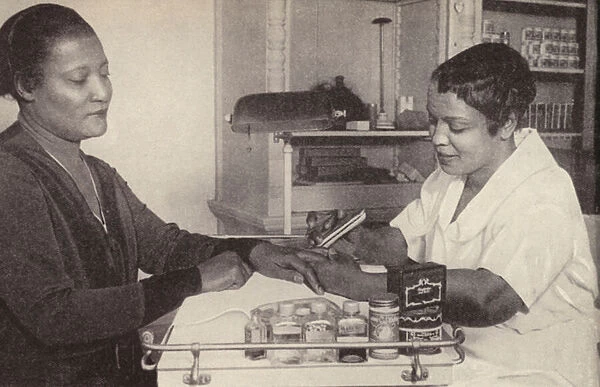 Women having her nails donw at a beauty parlour in Harlem, New York (b  /  w photo)