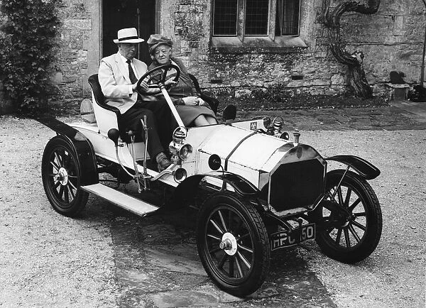 1909 Humber 8hp, Margaret Rutherford and her husband Stringer Davis. Creator: Unknown