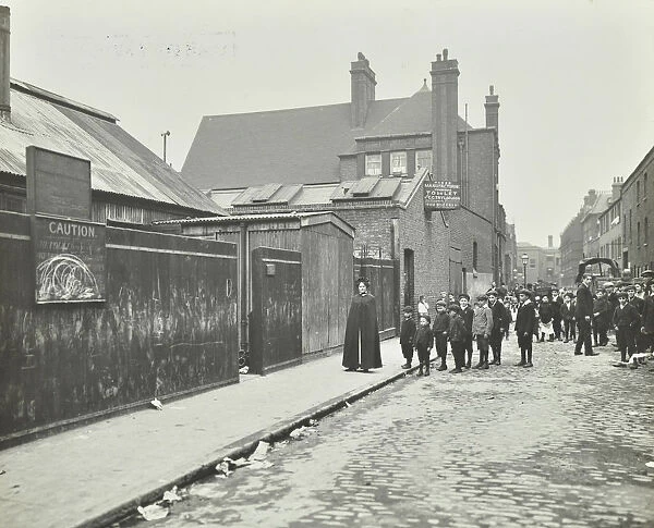 Children on their way to Finch Street Cleansing Station, Stepney, London, 1911