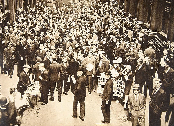 Crowd outside London Stock Exchange after fall of the Hatry Group, 1929