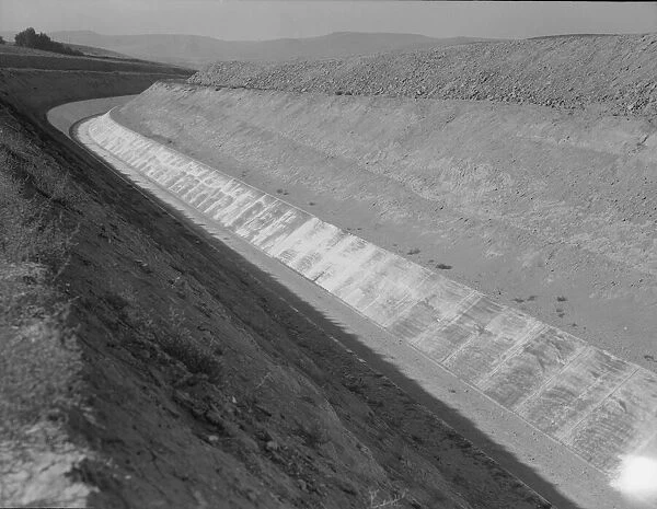 Roza Irrigation Canal, Yakima County, Washington, 1939. Creator: Dorothea Lange