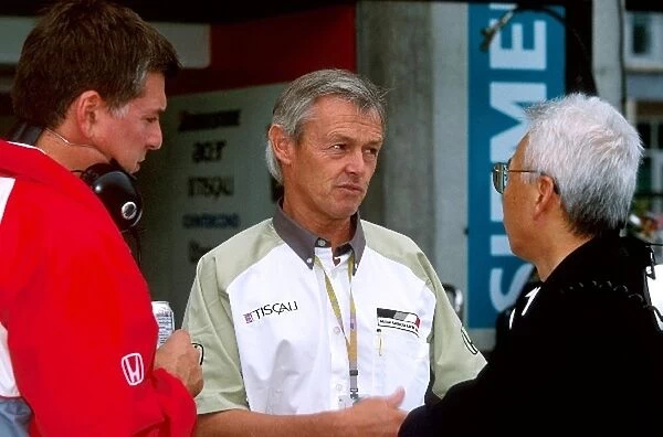 Formula One World Championship: Adrian Reynard BAR Co-Founder with Otmar Szafnauer Vice-President Honda Racing Development