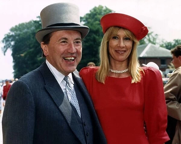 David Frost TV Presenter with his wife at ascot 1988
