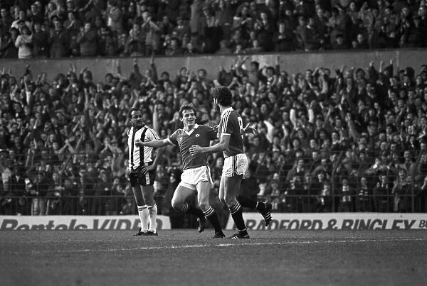 Manchester United 2 v. Notts. County 1. Division 1 Football. October 1981 MF04-12-107