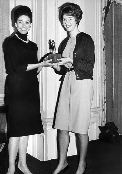 Margot Fonteyn presenting award to young dancer - February 1964 20  /  02  /  1964