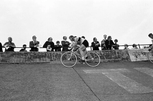 Former World Champion sprint cyclist Reg Harris pictured at the Fallowfield Racing track
