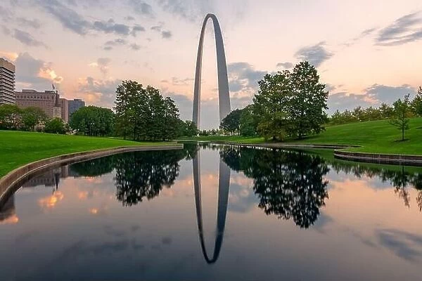 St. Louis, Missouri, USA park view in the morning