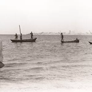 1940s East Africa - fishermen and boats off Mombasa